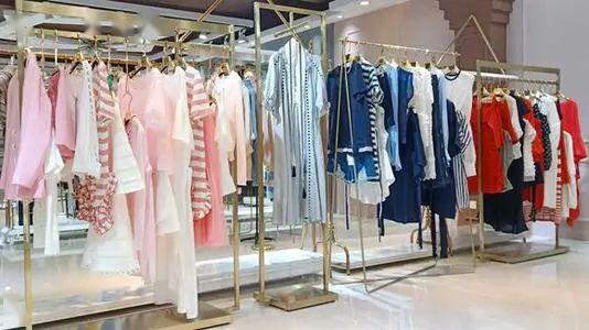 實體批發(fā)市場落沒？線上線下融合如何重塑服裝服飾產(chǎn)業(yè)活力